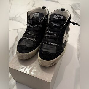 Golden Goose Black and White Mid Star Classic